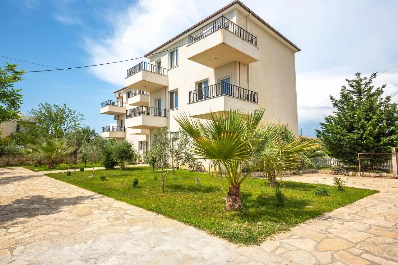 Villa Gozhina Kryemëdhej 3*,  Albanie