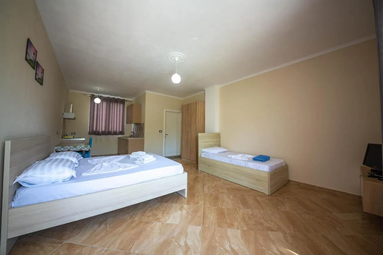 Villa Gozhina Kryemëdhej 3*,  Albanie